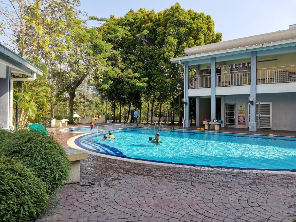 Ainis Guest House In Vista Amani Condominium Куала-Лумпур Экстерьер фото